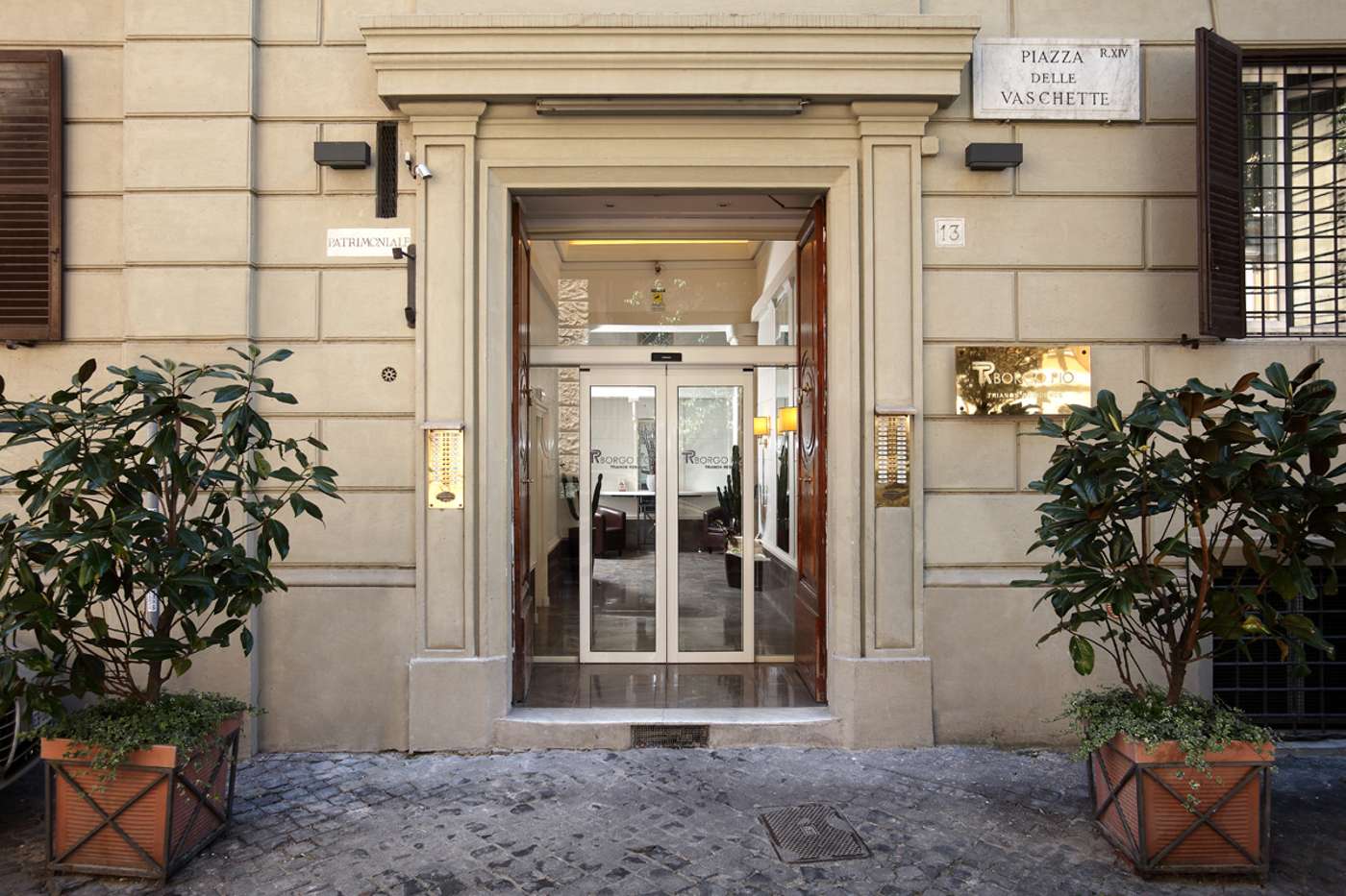 Residence-Trianon-Borgo-Pio-General-view-1