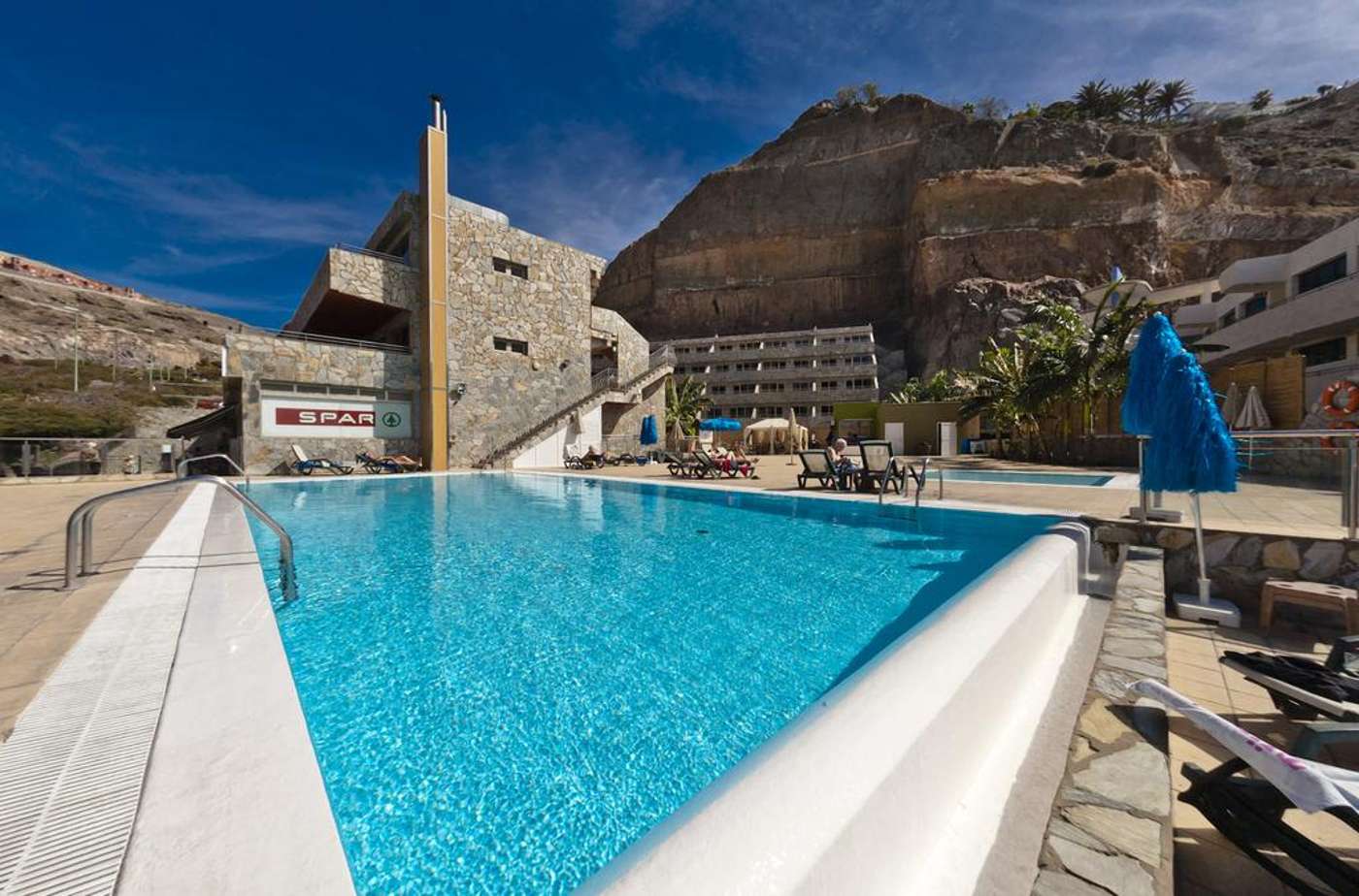 Terraza-Amadores-Pool-1