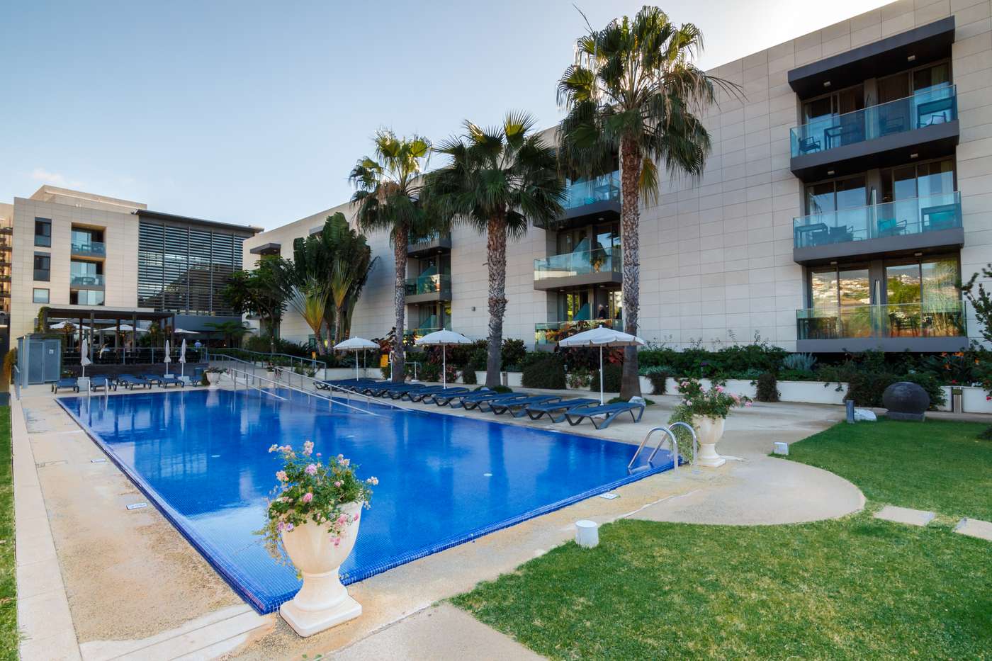 Golden-Residence-Hotel-Madeira-Pool-1