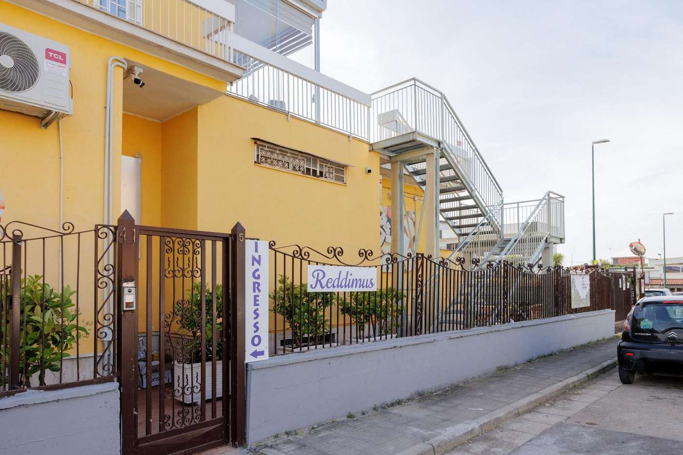 Reddimus Guest House - Italy - Napoli - General view - 1