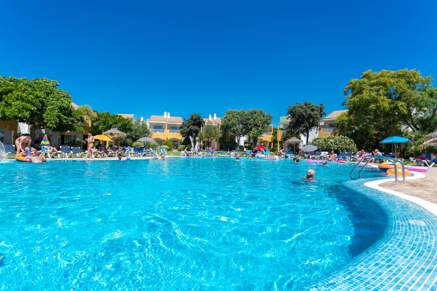 Isla-del-Aire-Pool-1