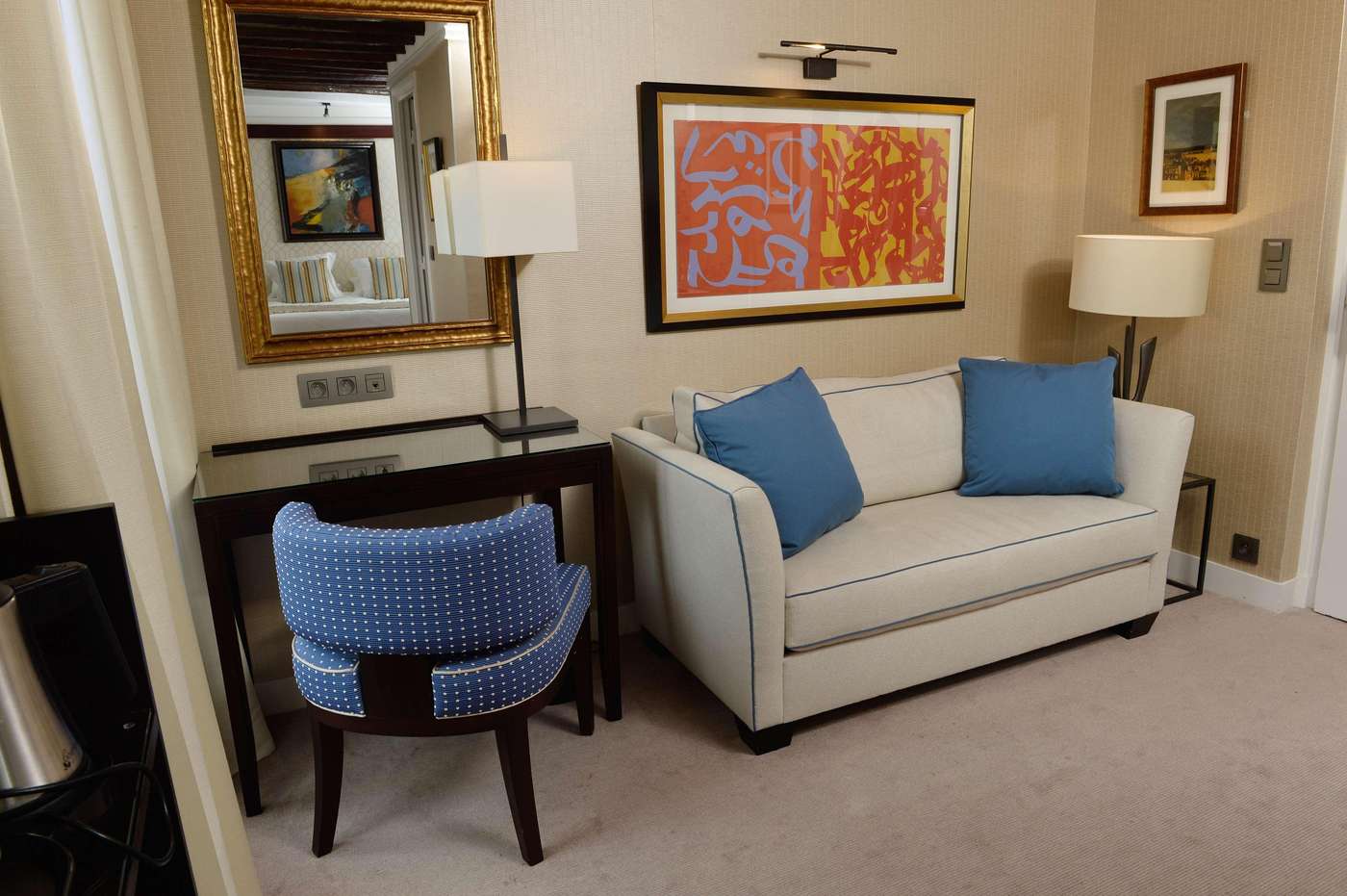 Folkestone-Opera-Room-1