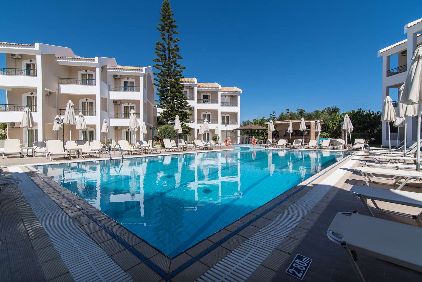 Maistrali Studios and Apartments