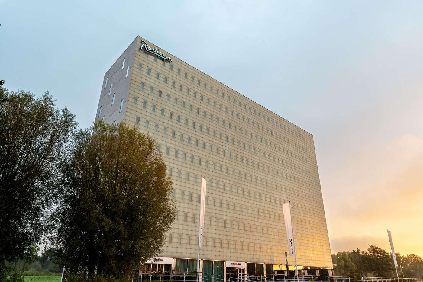 Radisson-Hotel---Suites-Amsterdam-South-Room-1