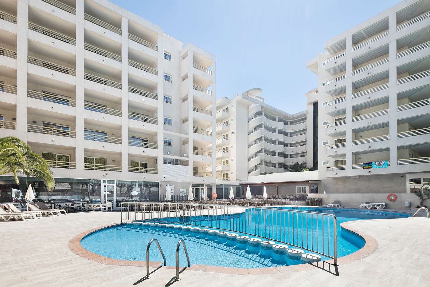 Best Da Vinci Royal Aparthotel in Costa Dorada, Spain