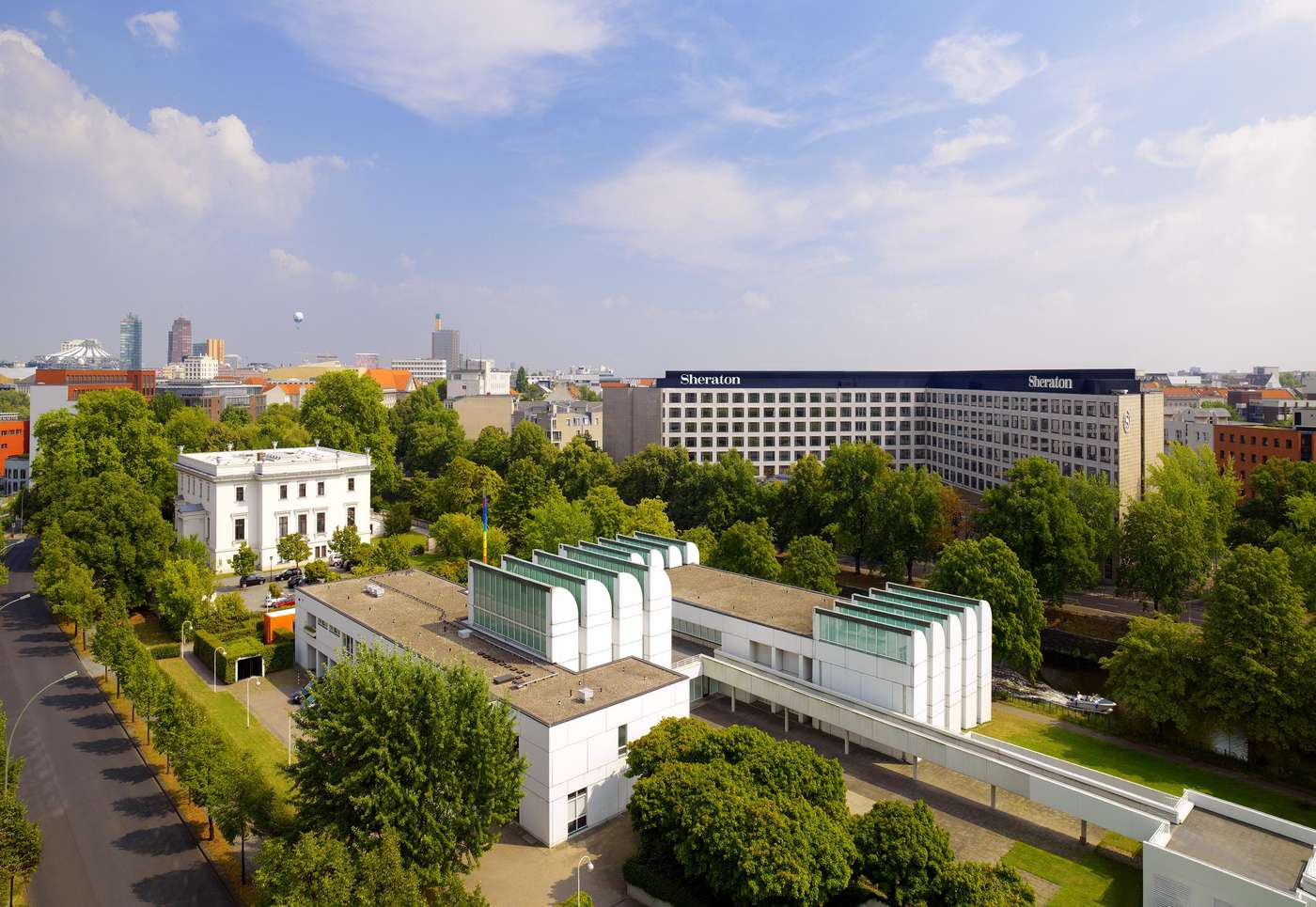 Sheraton-Berlin-Grand-Hotel-Esplanade-General-view-1