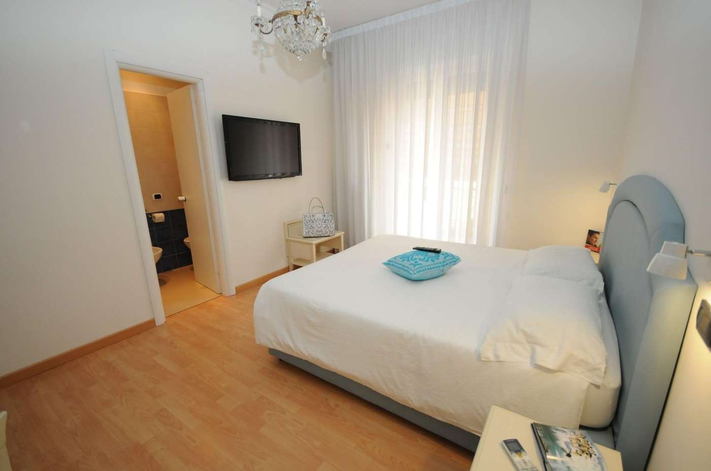 Roma Tiburtina Station-Italy-Rome-Room-7