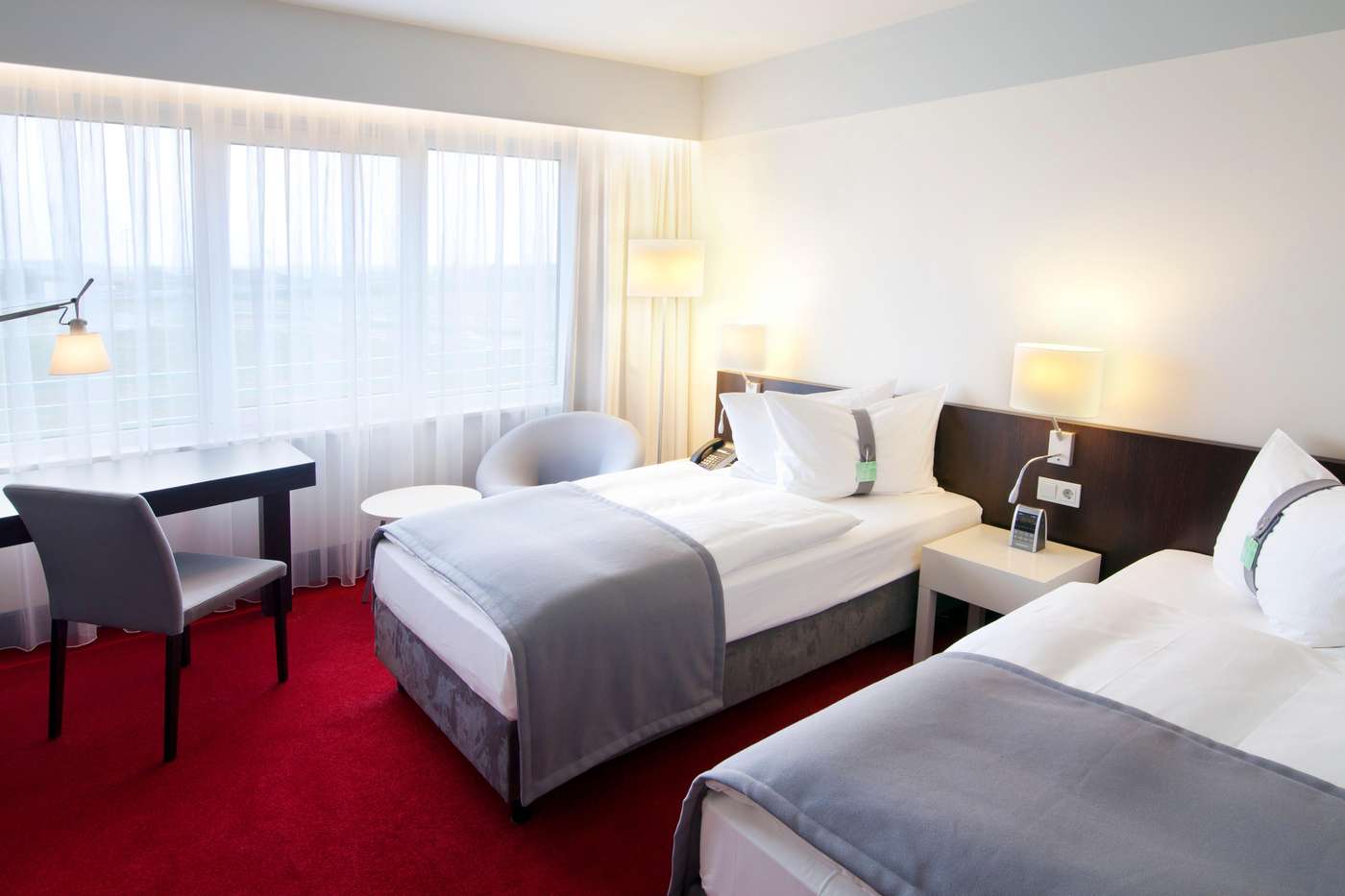 Holiday Inn Berlin Airport Conference Center-Germany-SCHOENEFELD-Room-4