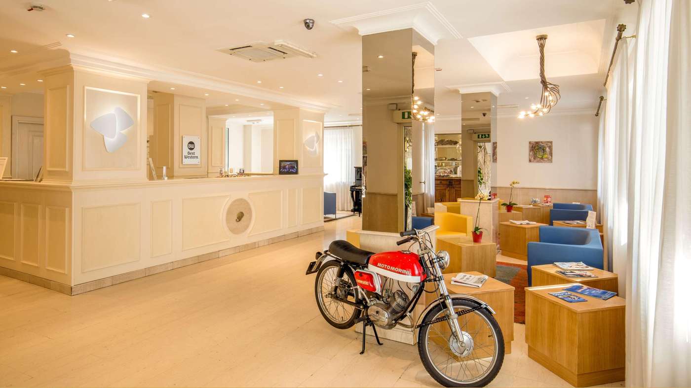 Best-Western-Globus-Lobby-1