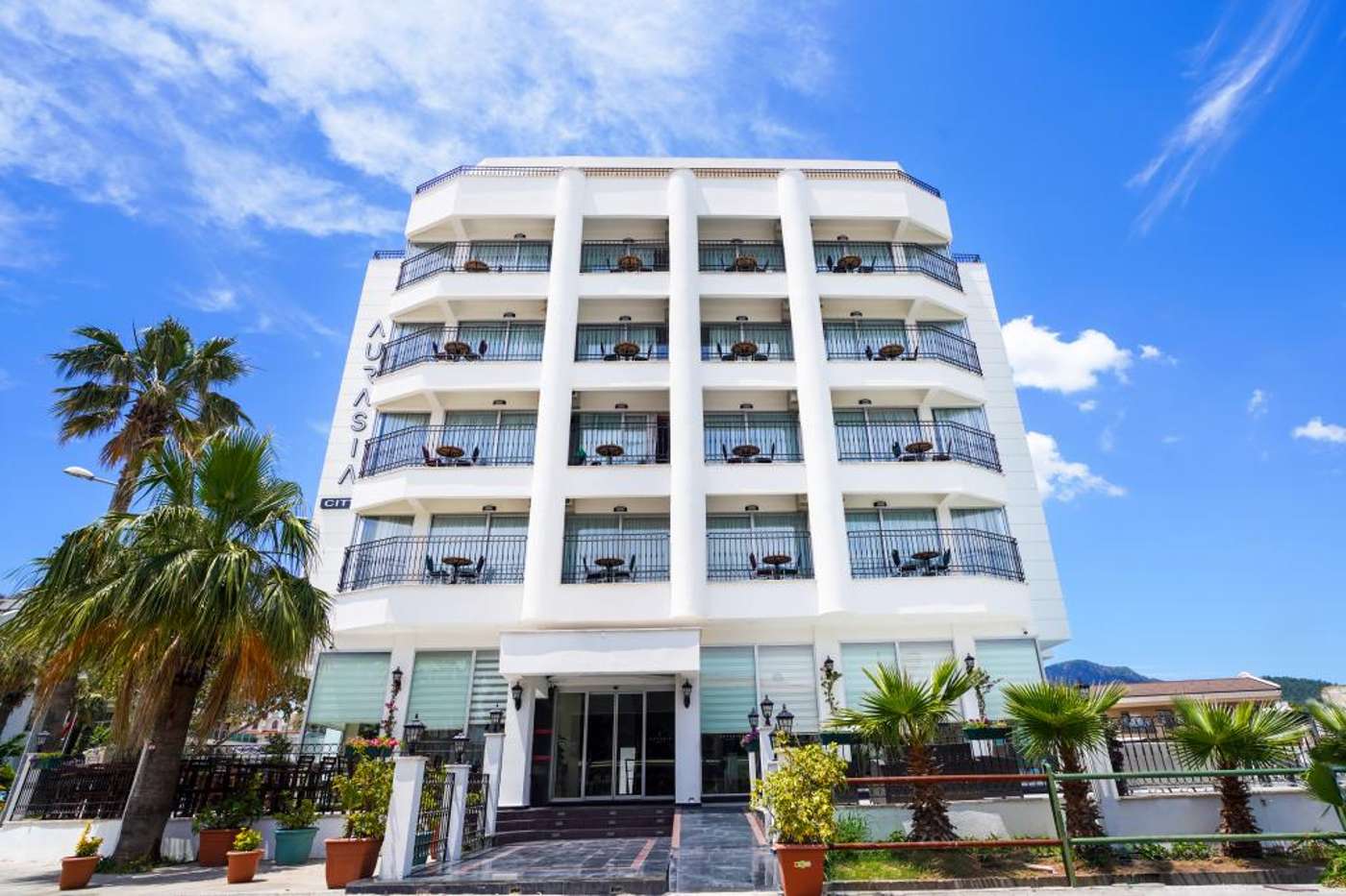 A Aurasia Seaside Hotel hotel