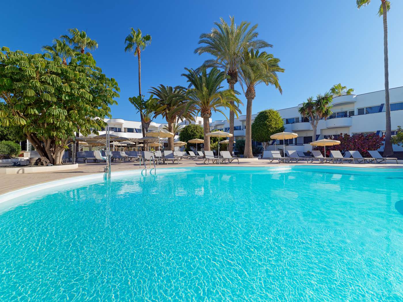 All copyrights reserved. Copyright uses for H10 Hotels for sales and marketing promotions.