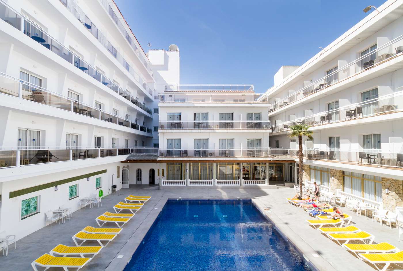 Ibersol-Hotel-Sorra-D-Or-Pool-1