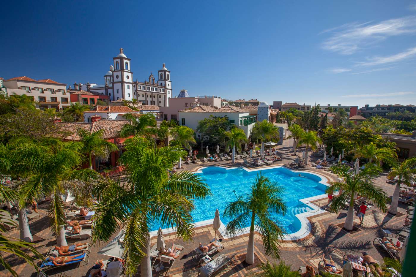 Lopesan-Villa-del-Conde-Resort-and-Thalasso-Pool-1