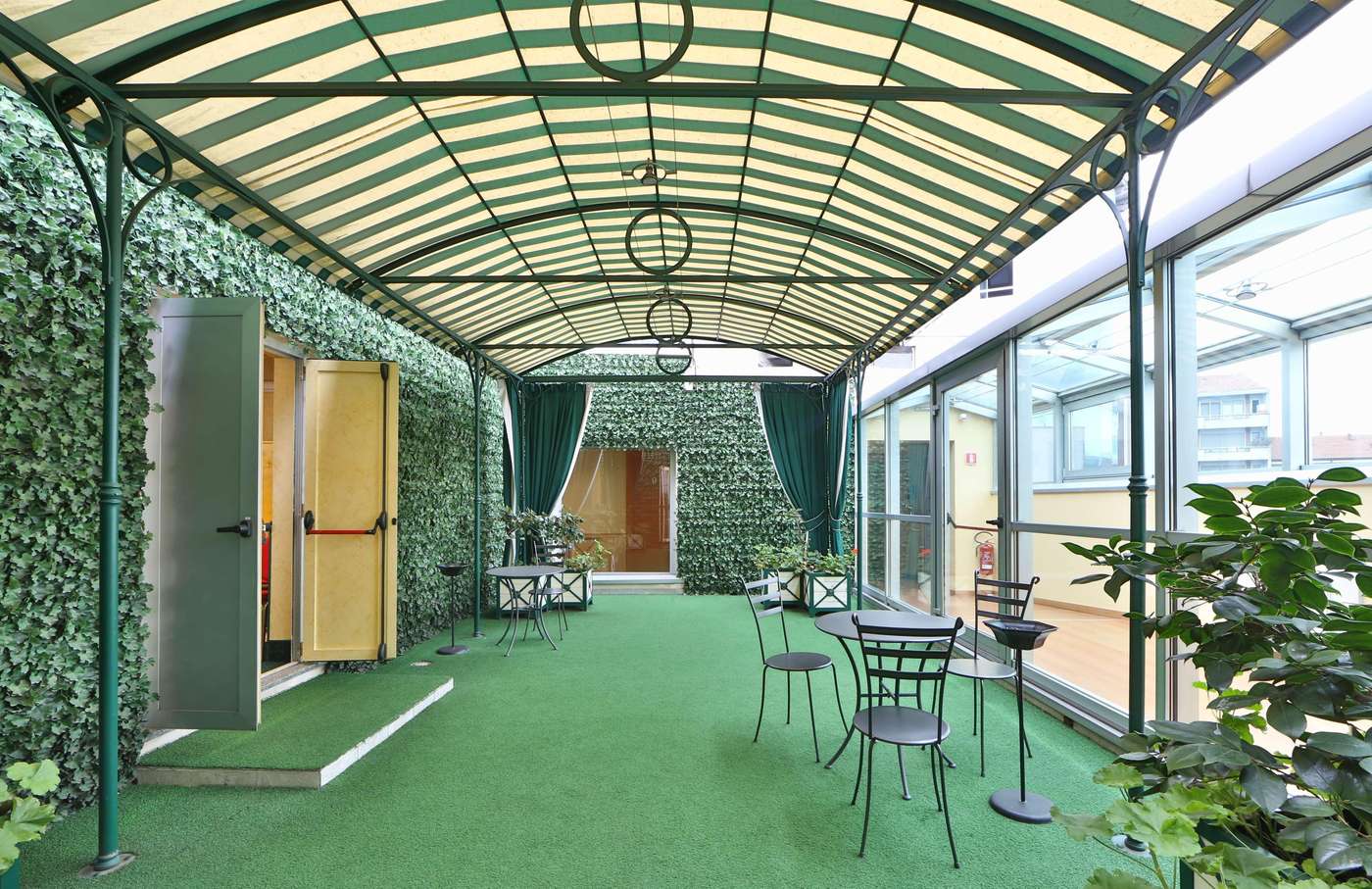 Antares-Hotel-Concorde--BW-Signature-Collection-Sports-and-Entertainment-1