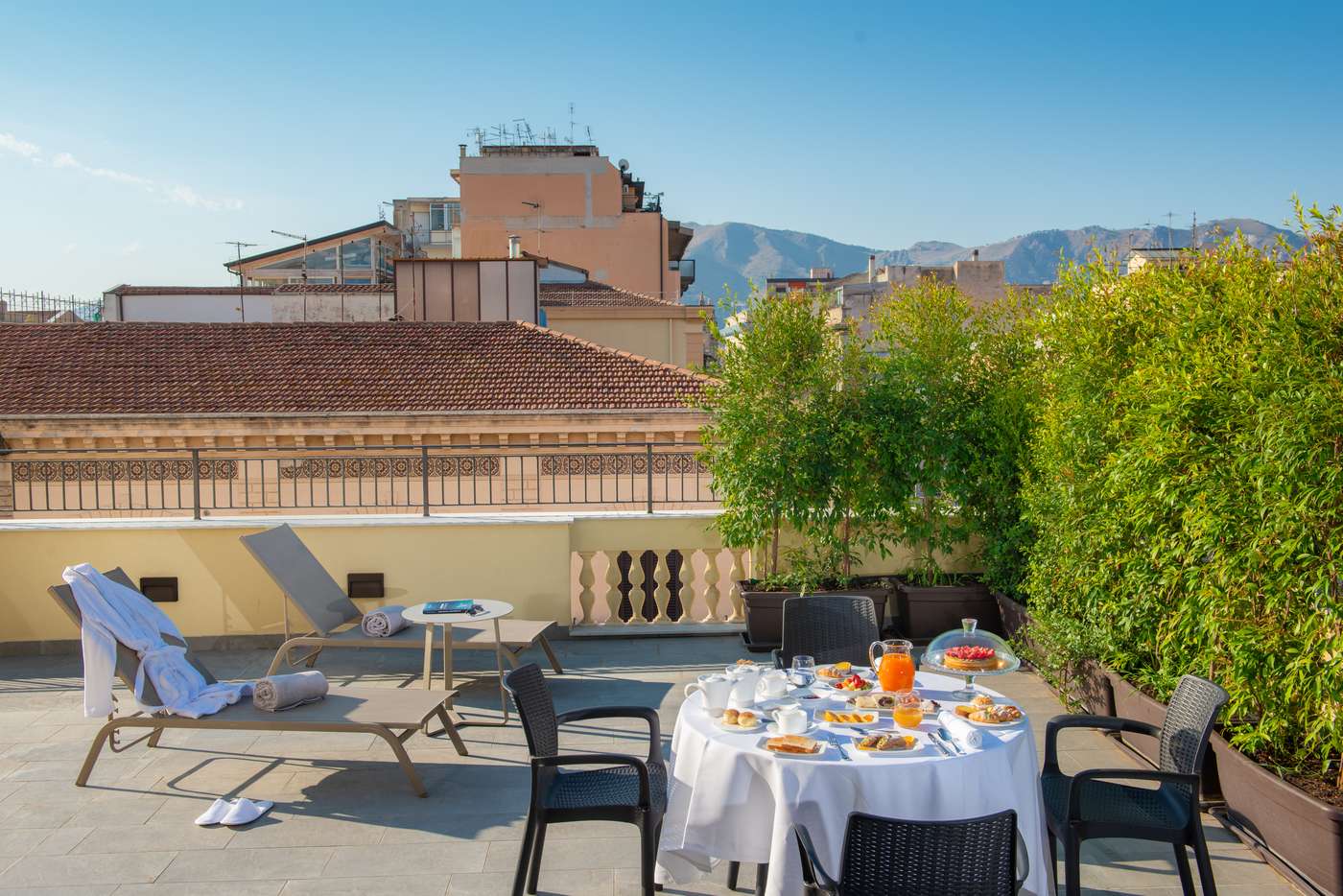 Grand-Hotel-et-des-Palmes-Room-1