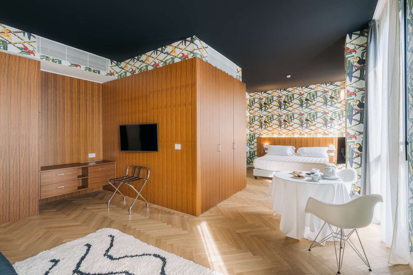 Collini-Rooms-Room-1