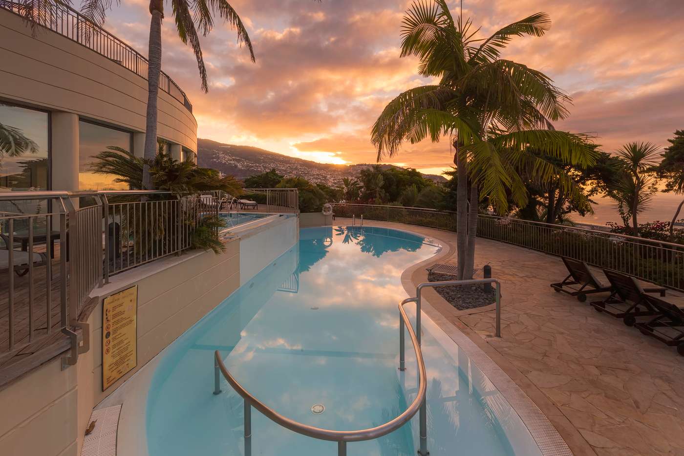 Quinta-das-Vistas-Palace-Gardens-Pool-1