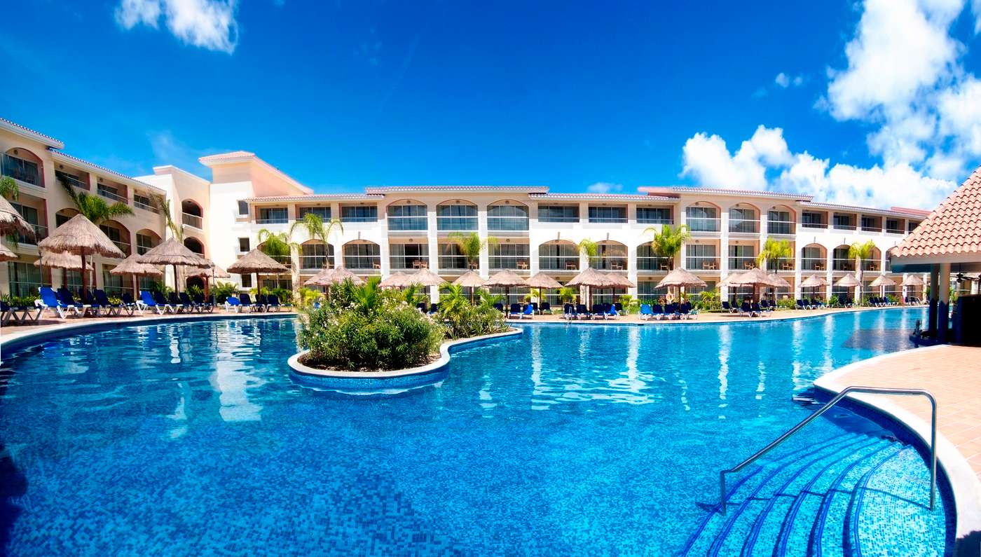 Sandos-Playacar-Beach-Resort-Pool-1