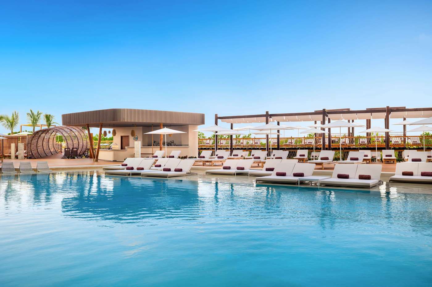 A Hyatt Vivid Grand Island - Adults Only hotel