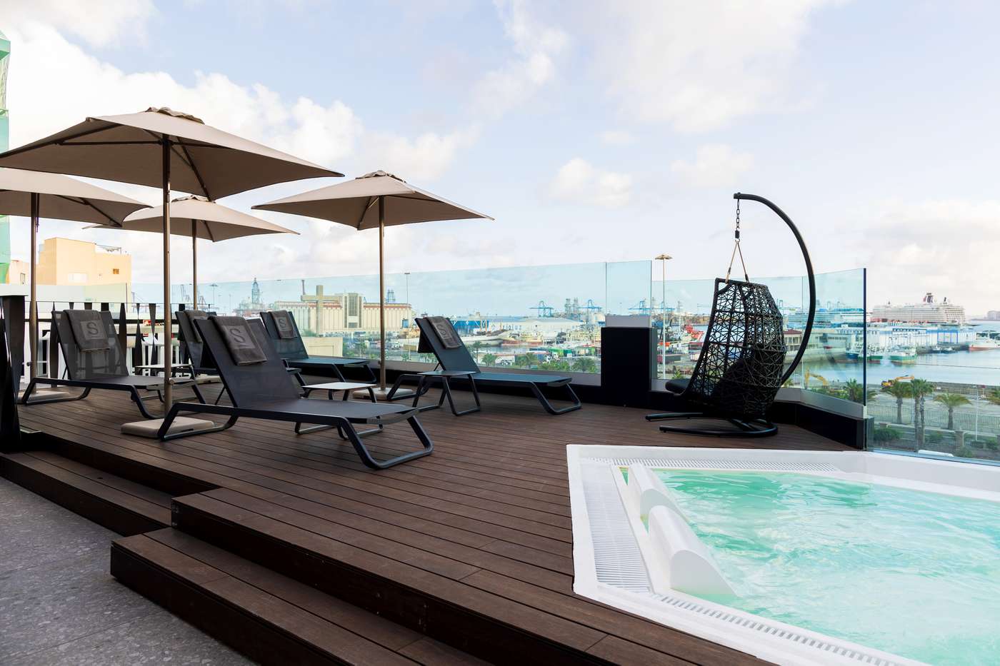 A Puerto de la Luz by Pierre & Vacances hotel