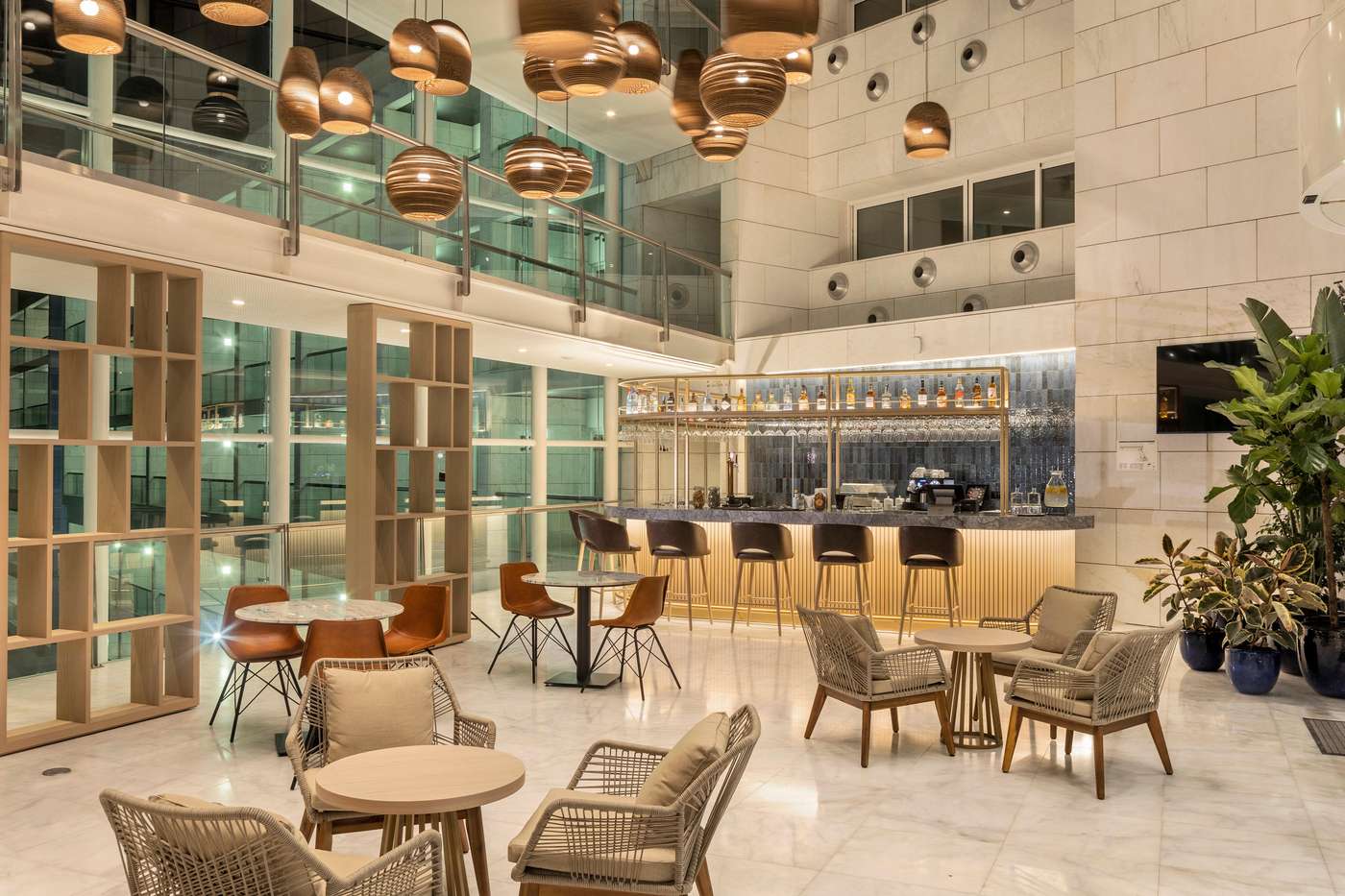 Crowne Plaza Caparica Lisbon-Portugal-Costa da Caparica-Lobby-6