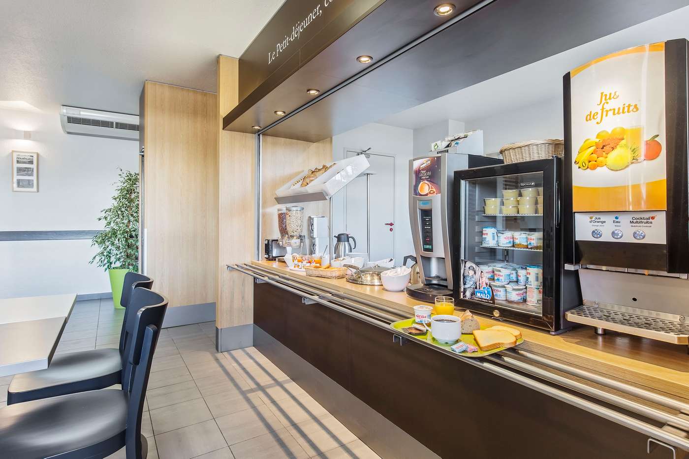 B&B HOTEL Lyon Grand Stade Meyzieu - France - MEYZIEU		 - Restaurant - 1