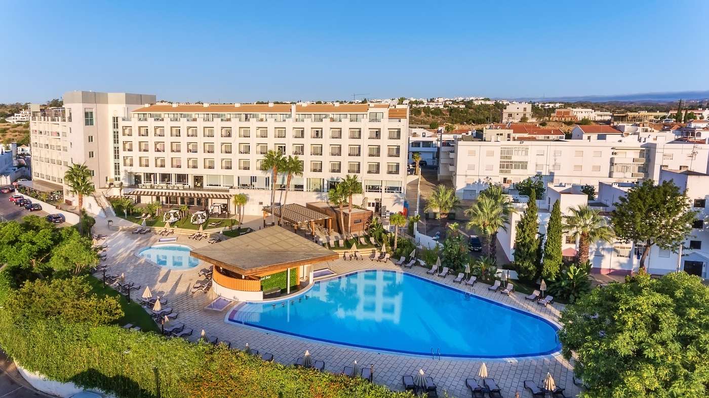 AP-Maria-Nova-Lounge-Hotel---Adult-Only--16---Pool-1