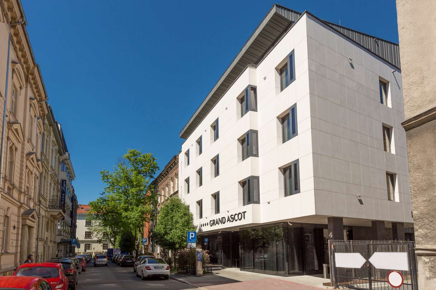 Grand-Ascot-Hotel-General-view-1