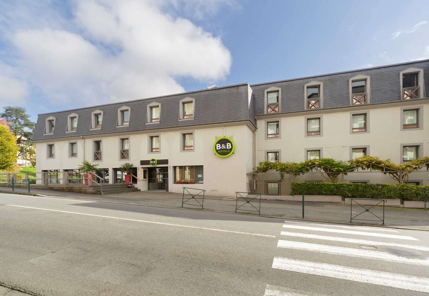 B&B HOTEL Lourdes Centre-France-LOURDES-General view-1