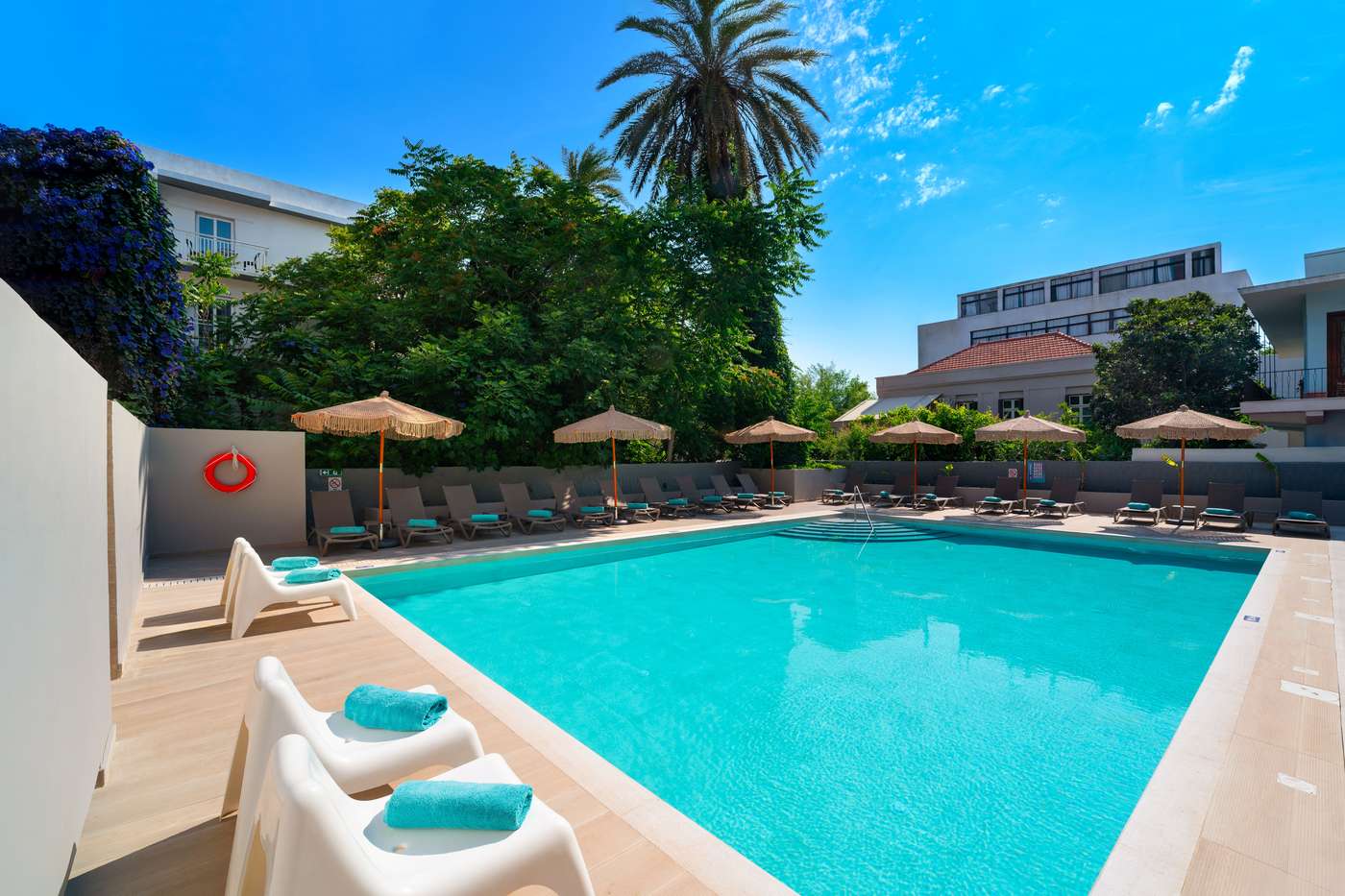 Hotel-Amphitryon-Pool-1