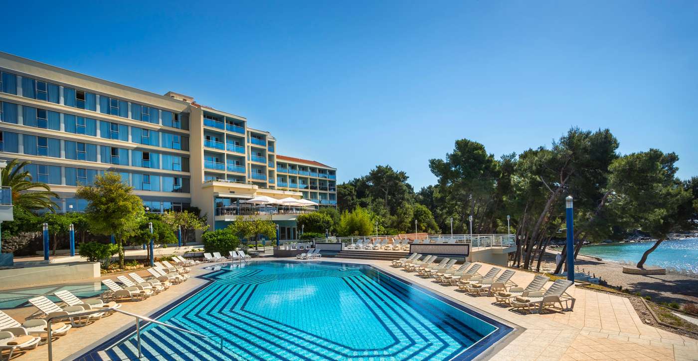 Aminess-Grand-Azur-Hotel-Pool-1