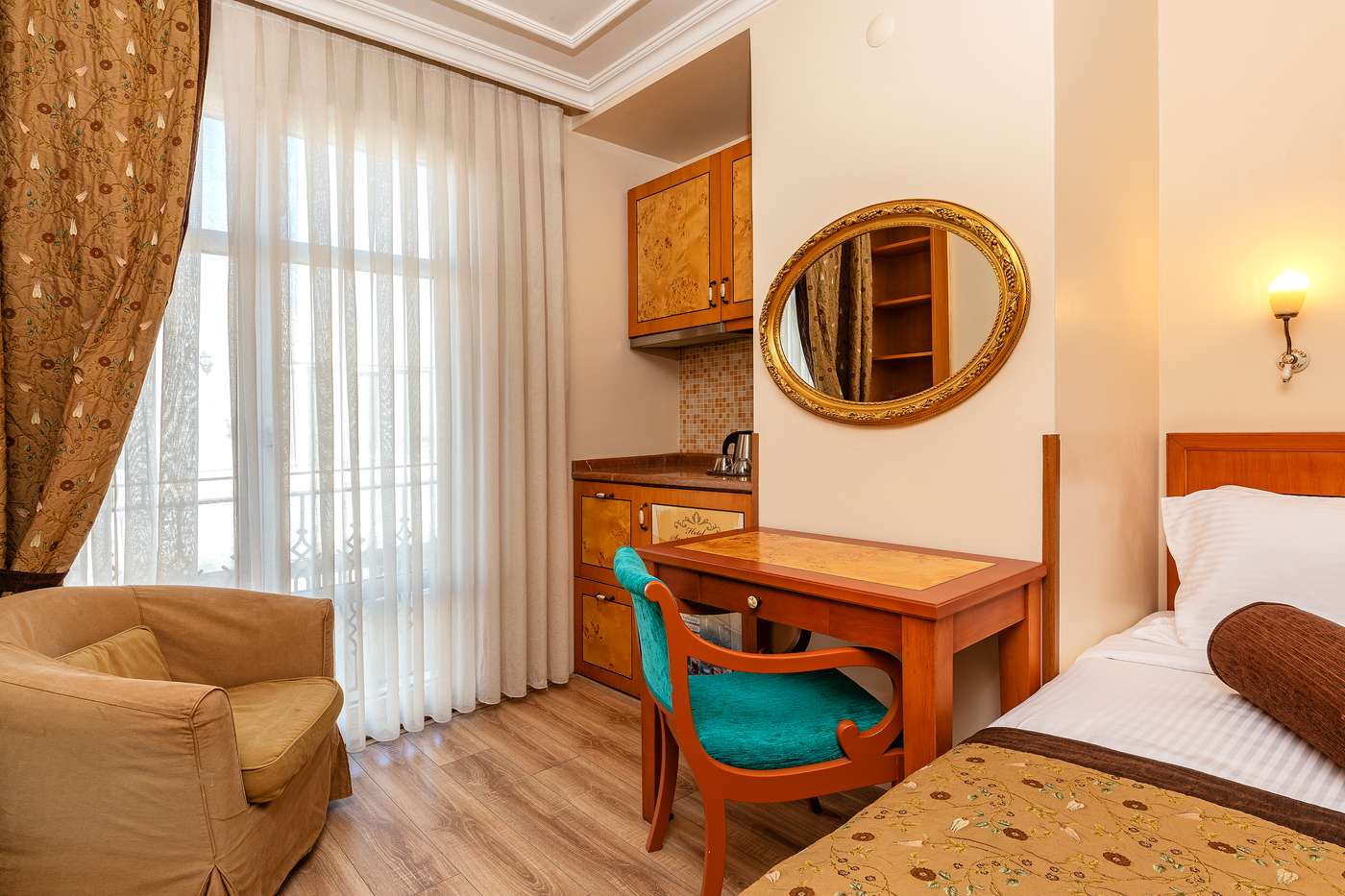 Santa-Ottoman-Hotel-Room-1