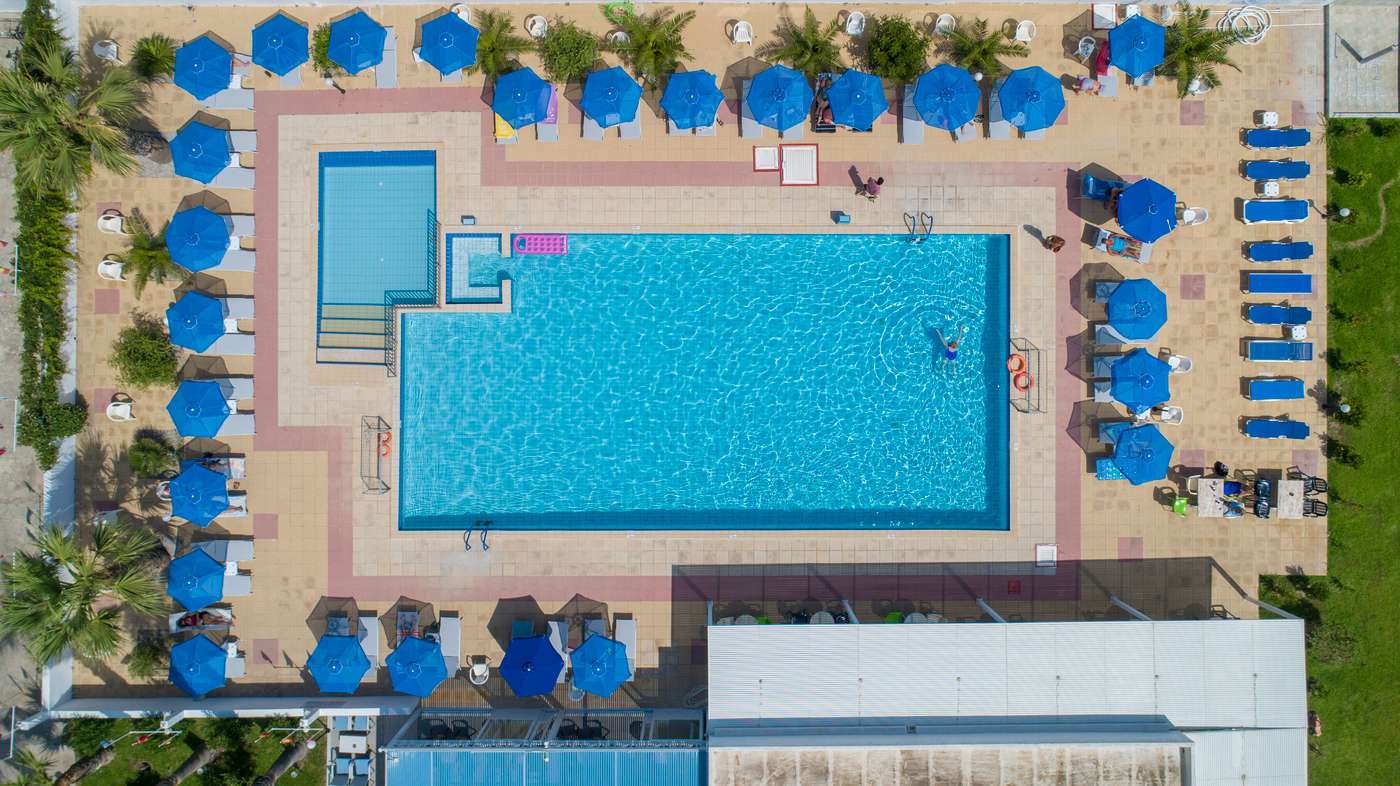 Tropical-Sol-Pool-1