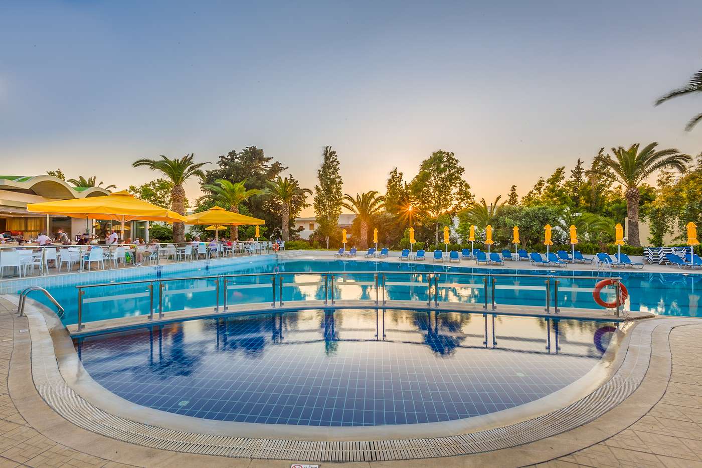 Kipriotis-Hippocrates-Hotel-Pool-1