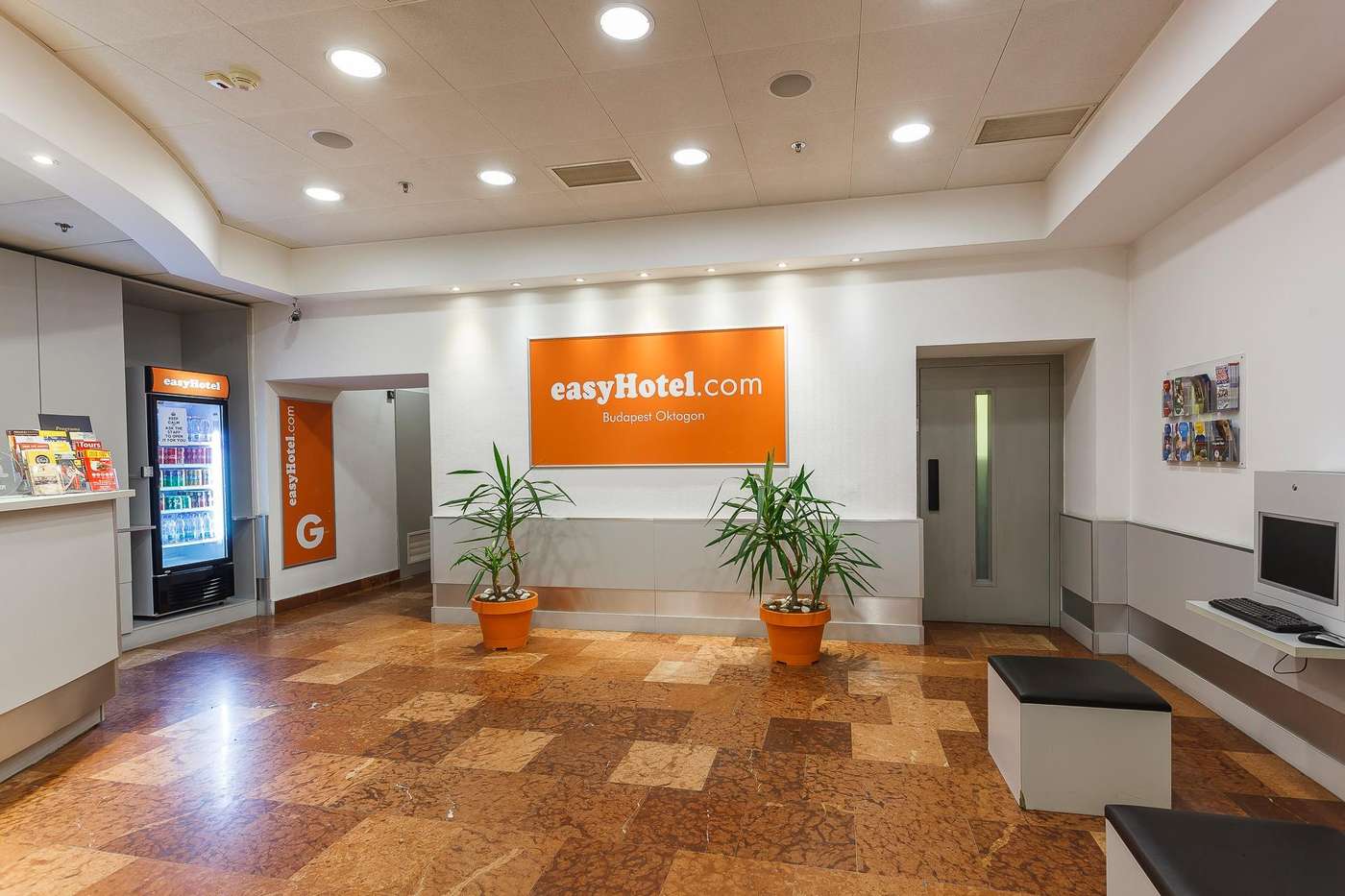 Easyhotel Budapest Oktogon-Hungary-Budapest-Lobby-4