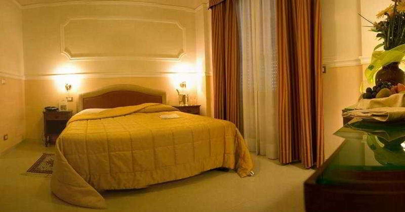 Hotel Granduca-Italy-LIVORNO-Room-9