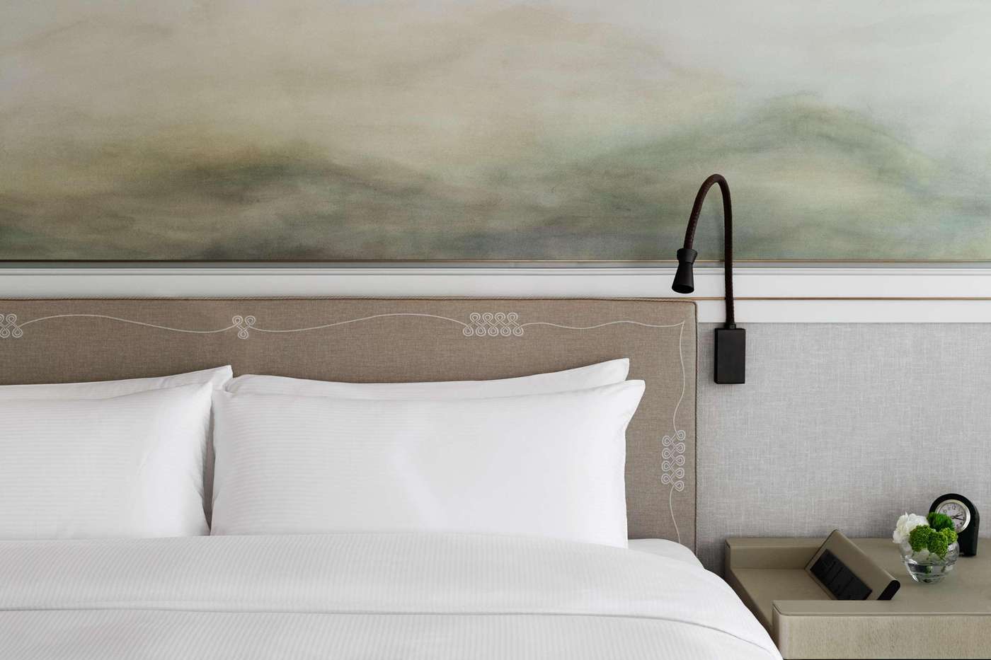 Island Shangri La Hong Kong-Hong Kong – China-Hong Kong-Room-5