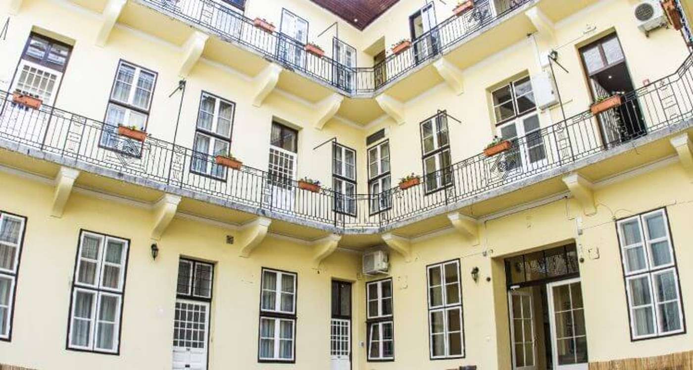 Central Hotel 21