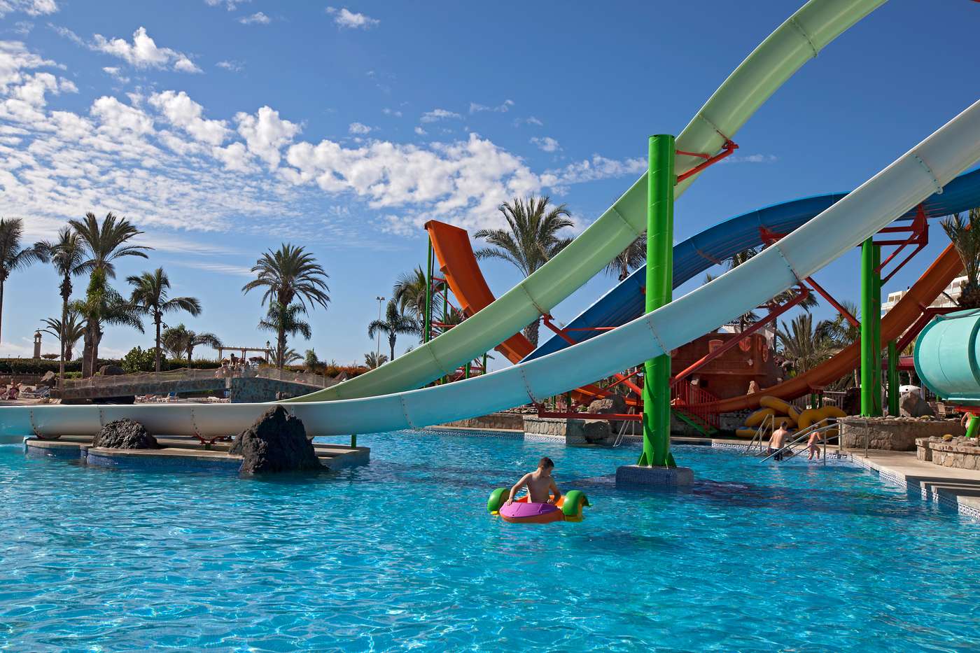 LIVVO-Lago-Taurito---Waterpark-Sports-and-Entertainment-1