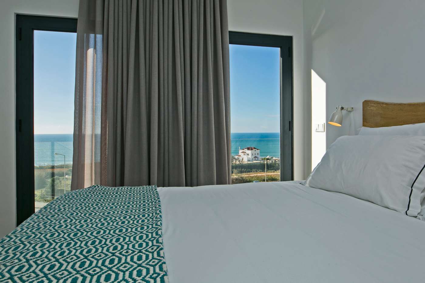 You and the sea-Portugal-ERICEIRA-Room-6