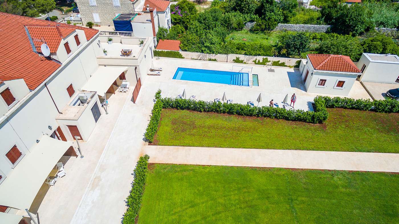 Apartments-Vila-Riva-Pool-1