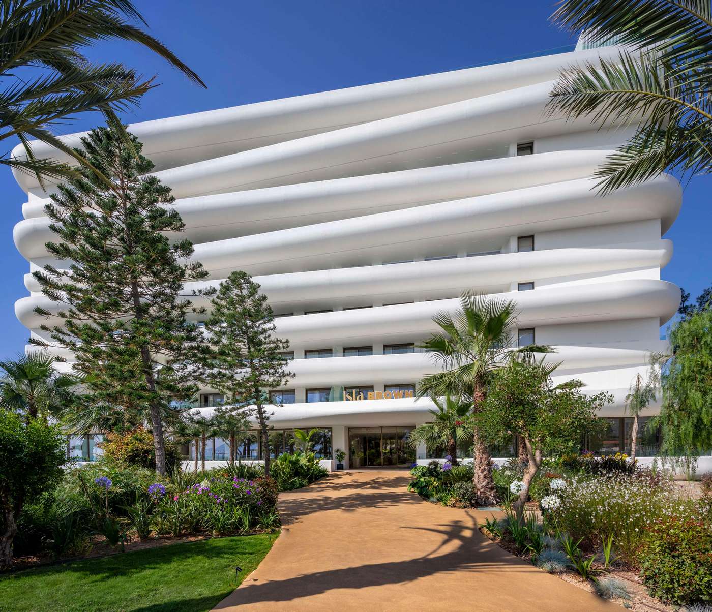 Isla-Brown-Corinthia-Resort---Spa--Curio-Collection-By-Hilton-General-view-1