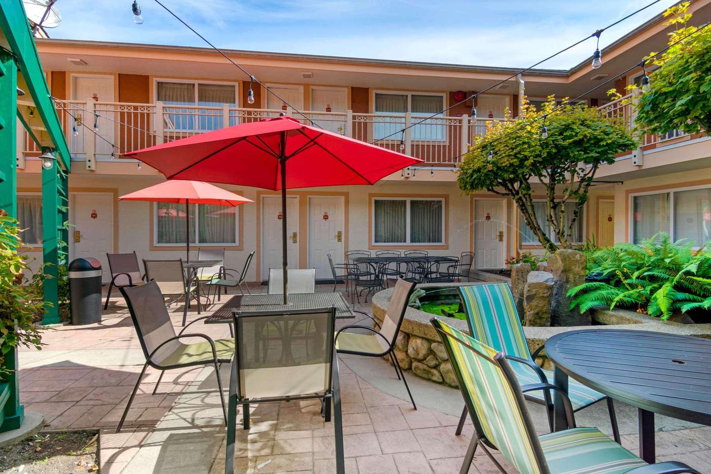 Econo Lodge Inn & Suites N. Vancouver-Canada-North Vancouver-General view-2
