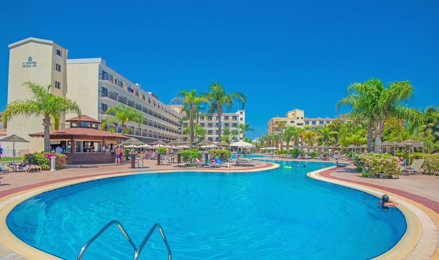 Tsokkos-Gardens-Pool-1