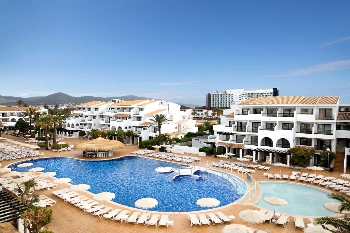 Club-Bahamas-Ibiza-Pool-1