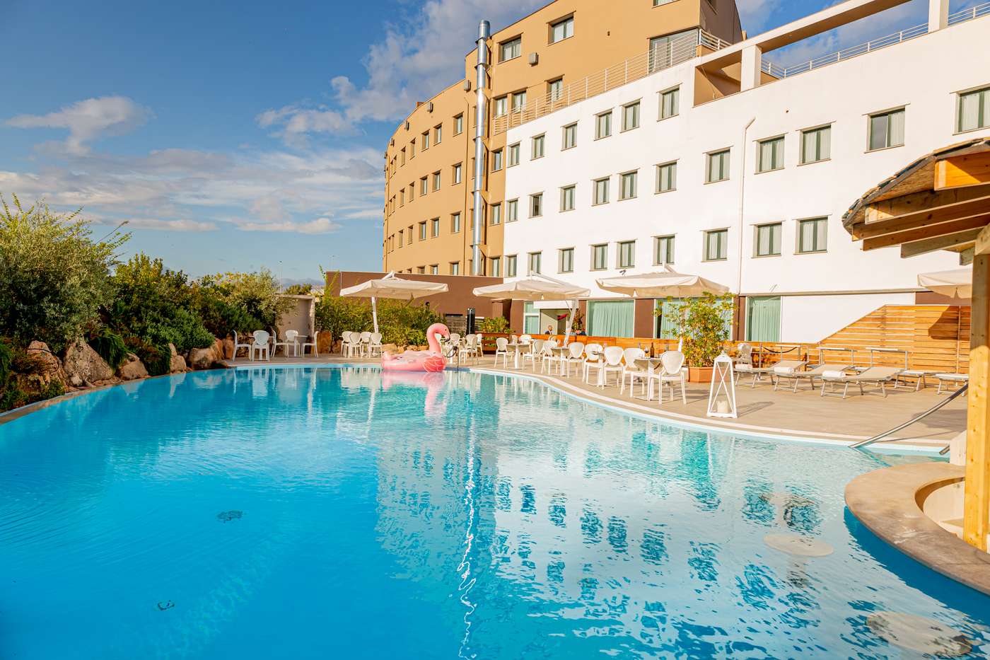 Mercure-Olbia-Pool-1