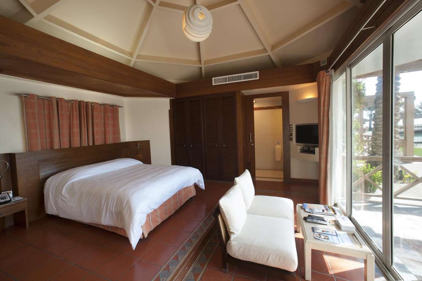Al Bander Hotel & Resort-Bahrain-RIFFA-Room-9