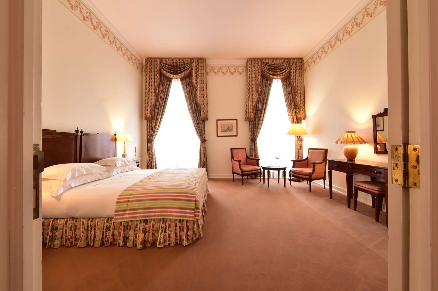 Pousada-Pal-cio-de-Queluz---Historic-Hotel-Room-1