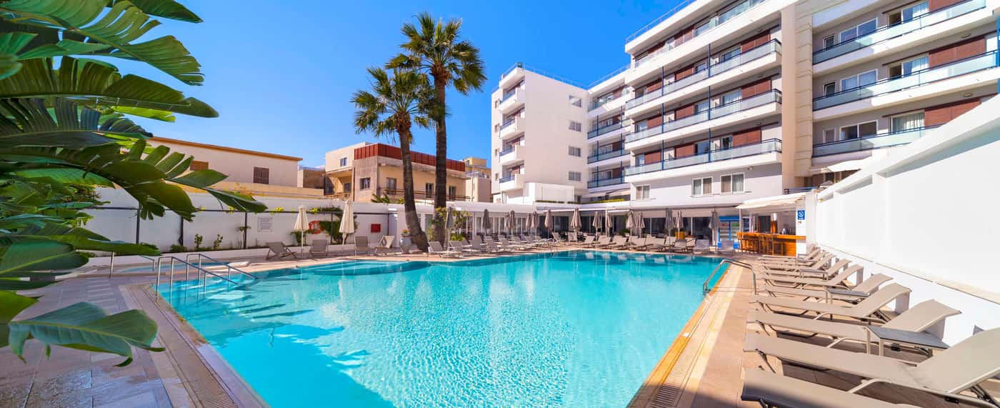Best-Western-Plaza-Pool-1