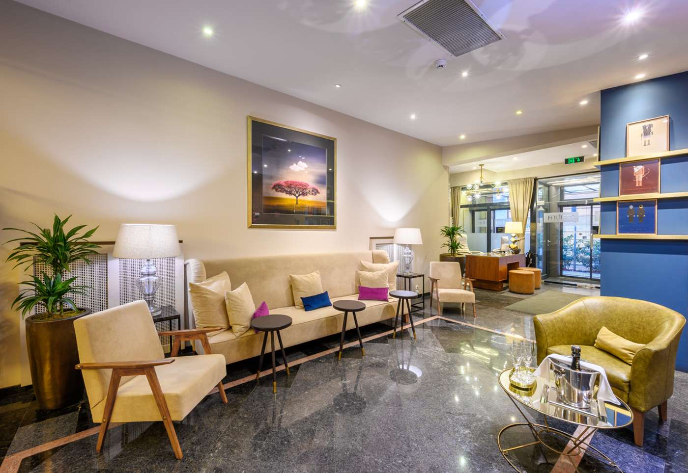 Ambra-Hotel-Lobby-1